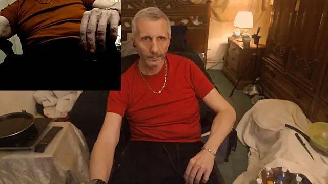 Snapshot of maxdaddy690 chatting on March 11, 2026, 12:05 am maxdaddy690 online show from March 11, 2026, 12:05 am