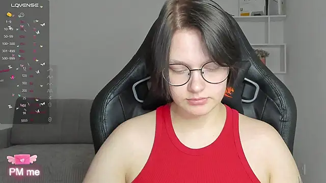 BonnieBill1 online show from September 12, 2025, 10:48 am