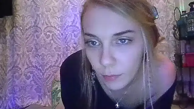 Snapshot of qtkayyzzxoxo chatting on March 9, 2025, 2:39 am qtkayyzzxoxo online show from March 9, 2025, 2:39 am