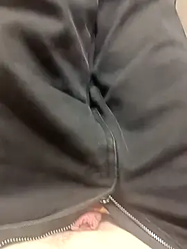 Snapshot of TOPGUN_69 chatting on October 27, 2025, 9:30 pm TOPGUN 69 online show from October 27, 2025, 9:30 pm