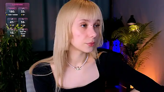 Snapshot of Cherry_Bite chatting on September 27, 2025, 10:37 pm Cherry Bite online show from September 27, 2025, 10:37 pm