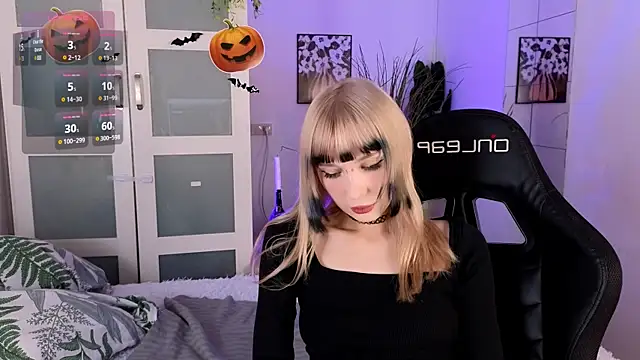 Snapshot of Cherry_Bite chatting on October 30, 2025, 9:37 pm Cherry Bite online show from October 30, 2025, 9:37 pm