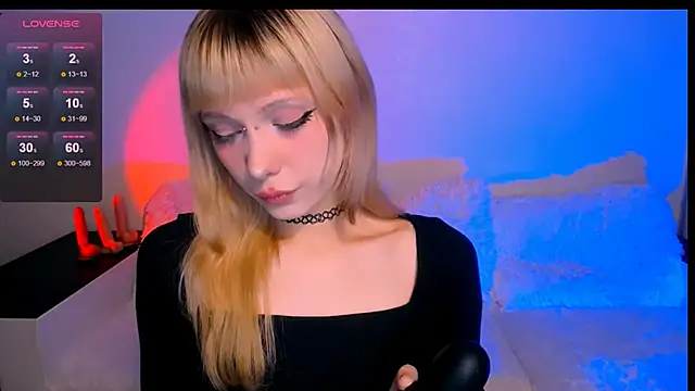 Snapshot of Cherry_Bite chatting on March 10, 2026, 5:34 am Cherry Bite online show from March 10, 2026, 5:34 am