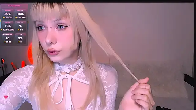 Snapshot of Cherry_Bite chatting on March 14, 2026, 9:31 pm Cherry Bite online show from March 14, 2026, 9:31 pm