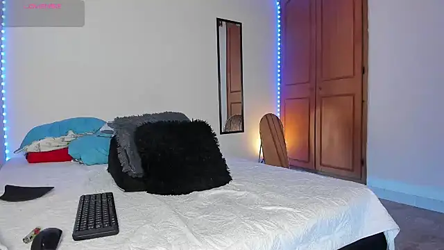 Snapshot of morenosiam chatting on September 11, 2025, 12:55 am morenosiam online show from September 11, 2025, 12:55 am