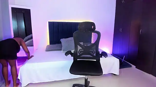 Iam brittanyjhons online show from September 24, 2025, 6:39 am