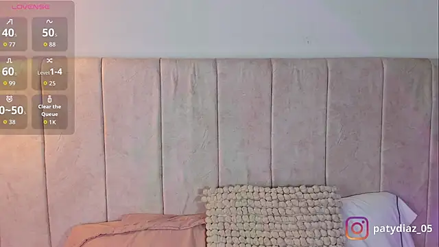 MiiaParker6972 online show from November 28, 2025, 11:07 pm