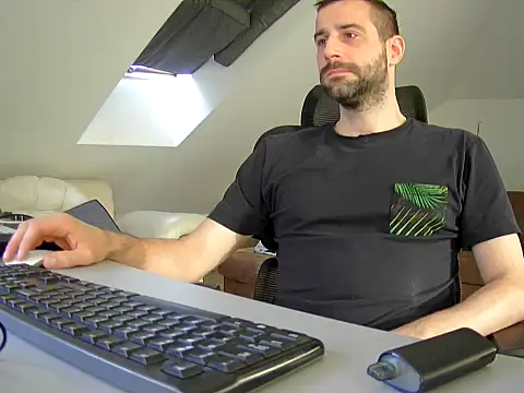 Snapshot of gryzoon chatting on September 25, 2025, 2:54 pm gryzoon online show from September 25, 2025, 2:54 pm