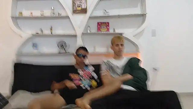 KING OFF BOYS online show from November 28, 2025, 1:25 pm