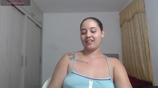 Snapshot of Anthonela_Queen chatting on October 18, 2025, 12:57 am Anthonela Queen online show from October 18, 2025, 12:57 am