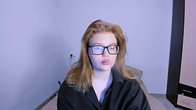 LaseyMoon online show from November 16, 2025, 1:33 am