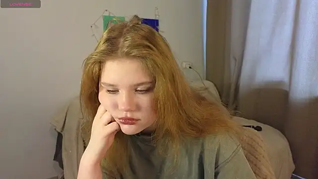 LaseyMoon online show from March 21, 2026, 4:28 am