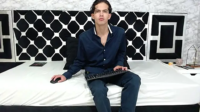 Maximoherrera 16 online show from February 27, 2025, 3:47 am