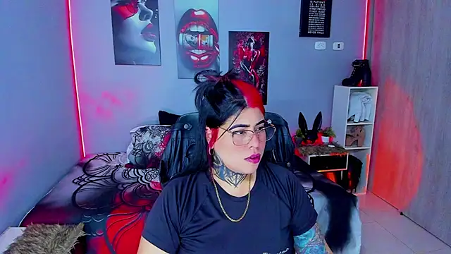 Snapshot of Veronika_metal chatting on September 25, 2025, 3:32 am Veronika metal online show from September 25, 2025, 3:32 am