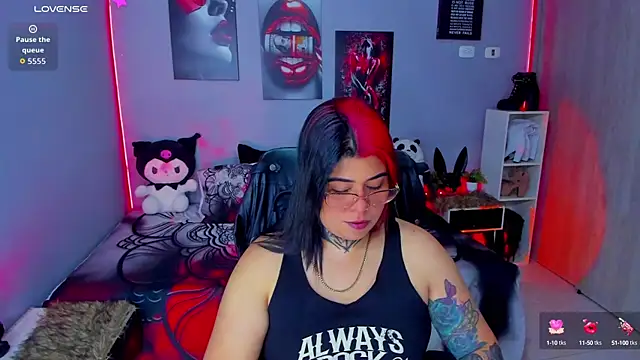 Snapshot of Veronika_metal chatting on September 28, 2025, 11:48 am Veronika metal online show from September 28, 2025, 11:48 am