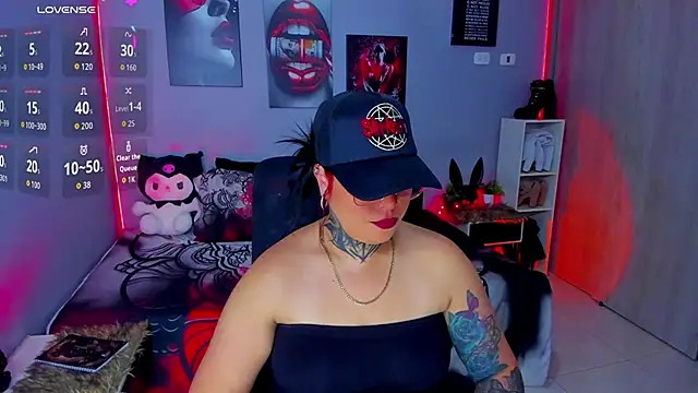 Snapshot of Veronika_metal chatting on October 7, 2025, 11:29 am Veronika metal online show from October 7, 2025, 11:29 am