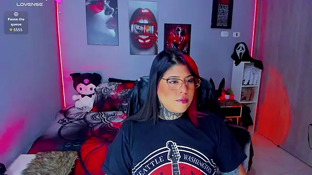 Snapshot of Veronika_metal chatting on October 24, 2025, 5:15 am Veronika metal online show from October 24, 2025, 5:15 am