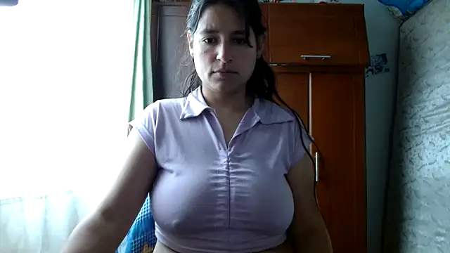 Escarcha-blue online show from April 27, 2026, 6:17 pm