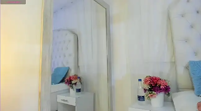 Snapshot of kamii_arias chatting on March 5, 2025, 12:11 pm kamii arias online show from March 5, 2025, 12:11 pm
