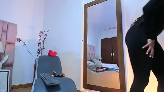 kamii arias online show from March 30, 2026, 12:17 pm