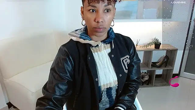 Snapshot of anahi_macys chatting on September 26, 2025, 10:52 am anahi macys online show from September 26, 2025, 10:52 am