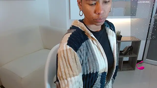 Snapshot of anahi_macys chatting on October 14, 2025, 11:22 am anahi macys online show from October 14, 2025, 11:22 am