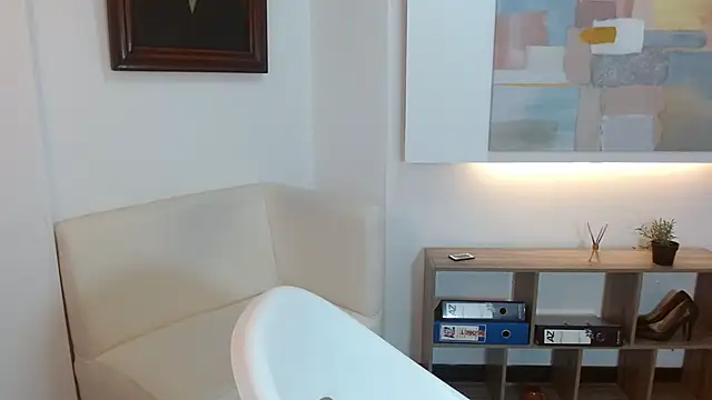 Snapshot of anahi_macys chatting on October 16, 2025, 12:39 pm anahi macys online show from October 16, 2025, 12:39 pm