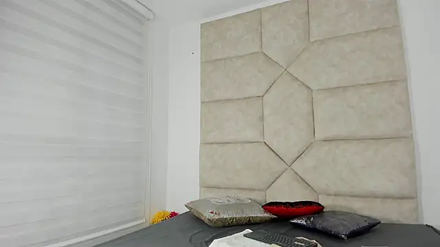 Vaiolett Smith online show from September 24, 2025, 10:51 am