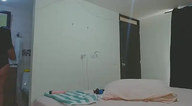 Snapshot of roxanasexy2025 chatting on March 14, 2025, 4:09 pm roxanasexy2025 online show from March 14, 2025, 4:09 pm