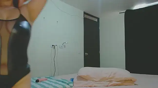 Snapshot of roxanasexy2025 chatting on March 16, 2025, 4:34 pm roxanasexy2025 online show from March 16, 2025, 4:34 pm