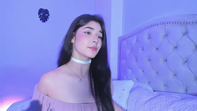NicoleDallas online show from March 4, 2025, 1:49 pm