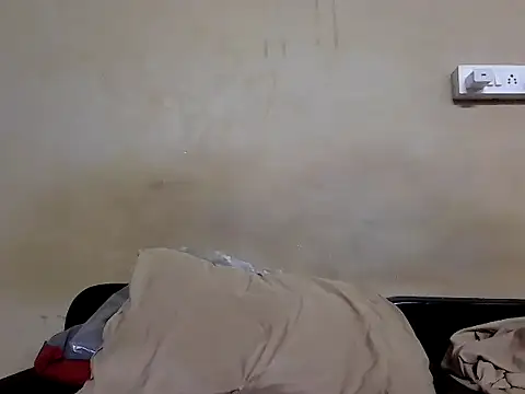 fitbuddy1 online show from September 28, 2025, 9:42 pm