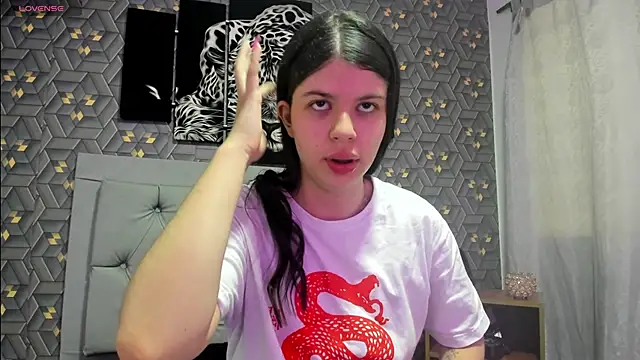 Nicolane Palmer online show from March 19, 2025, 1:18 pm