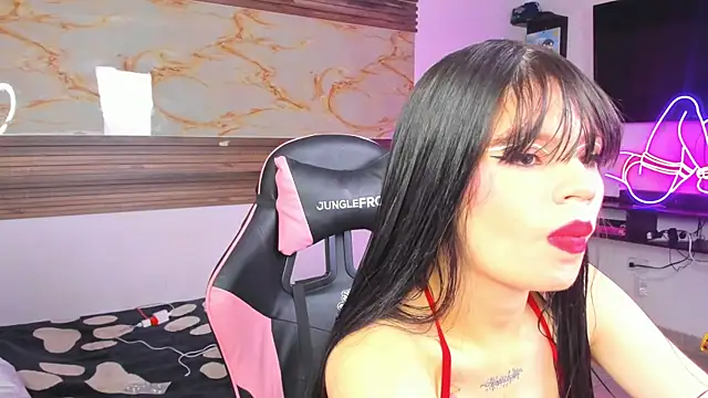 Snapshot of Cloe_roouse chatting on October 23, 2025, 12:54 am Cloe roouse online show from October 23, 2025, 12:54 am