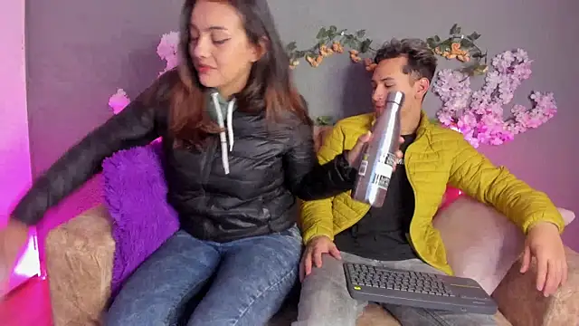 April Nick299 online show from March 6, 2025, 1:27 am