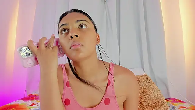 Snapshot of Melodymoore_ chatting on July 11, 2026, 1:19 am Melodymoore online show from July 11, 2026, 1:19 am