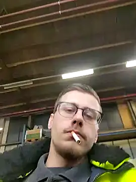 luckyluuk25 online show from February 25, 2025, 1:17 pm