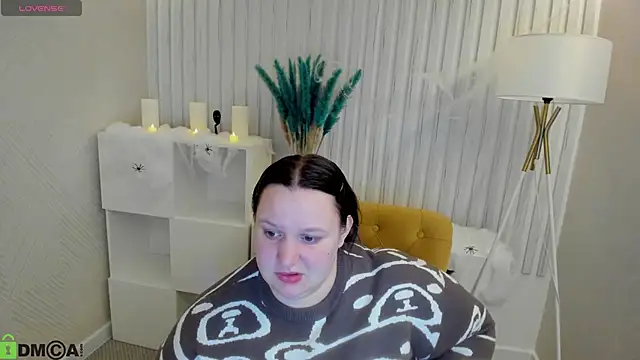 Amy Hall online show from October 28, 2025, 1:20 am