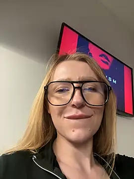 Snapshot of EvaBrooklyn chatting on February 28, 2025, 7:25 pm EvaBrooklyn online show from February 28, 2025, 7:25 pm