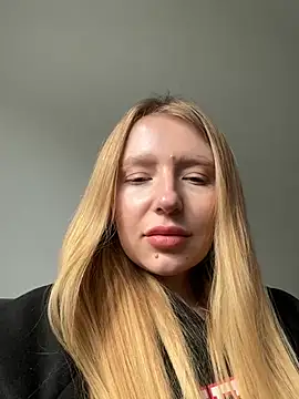 Snapshot of EvaBrooklyn chatting on March 2, 2025, 11:29 am EvaBrooklyn online show from March 2, 2025, 11:29 am