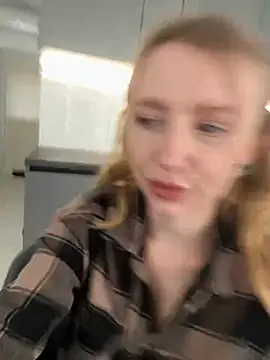 Snapshot of EvaBrooklyn chatting on March 4, 2025, 2:10 pm EvaBrooklyn online show from March 4, 2025, 2:10 pm