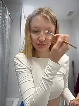 Snapshot of EvaBrooklyn chatting on March 9, 2025, 1:26 pm EvaBrooklyn online show from March 9, 2025, 1:26 pm