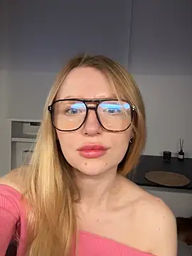 Snapshot of EvaBrooklyn chatting on March 15, 2025, 7:05 pm EvaBrooklyn online show from March 15, 2025, 7:05 pm