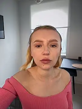 Snapshot of EvaBrooklyn chatting on March 17, 2025, 12:25 pm EvaBrooklyn online show from March 17, 2025, 12:25 pm