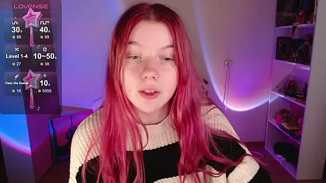 Snapshot of Strawberry_juli chatting on October 20, 2025, 7:53 am Strawberry juli online show from October 20, 2025, 7:53 am