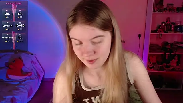Strawberry juli online show from May 19, 2026, 5:36 am