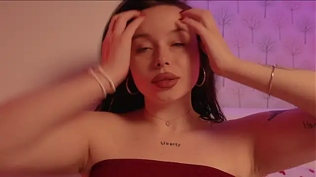 ElliSweetTease online show from October 17, 2025, 4:15 am