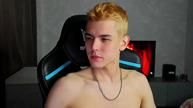 TravisRevas online show from March 7, 2025, 4:11 pm