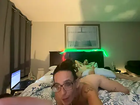 Snapshot of JerseyGem chatting on October 5, 2025, 10:57 am JerseyGem online show from October 5, 2025, 10:57 am