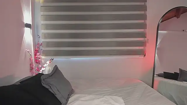 Snapshot of sweet_obsession__ chatting on October 7, 2025, 7:44 pm sweet obsession online show from October 7, 2025, 7:44 pm